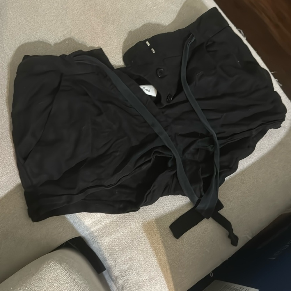 Aritzia Wilfred Black Shorts